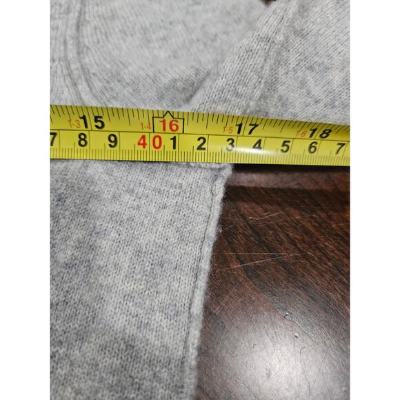 AQUA Cashmere Womens Cardigan Size XS Gray Button Front Long Sleeve Sweater - Picture 3 of 5